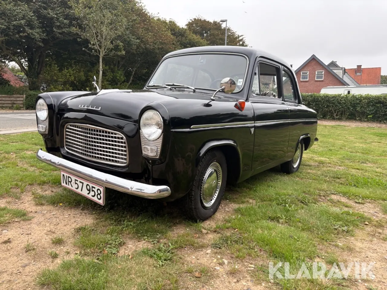 Billede 1 - Veteranbil Ford Anglia 101E