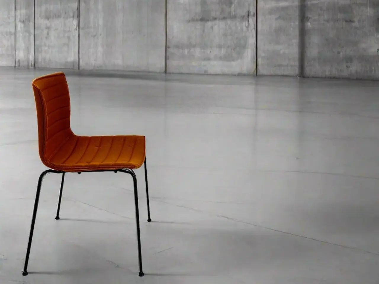 Billede 2 - Arper Catifa 46 Stol – Orange med Sort Stel
