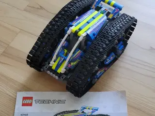 Lego Technic App-styret forvandlingskøretøj 42140