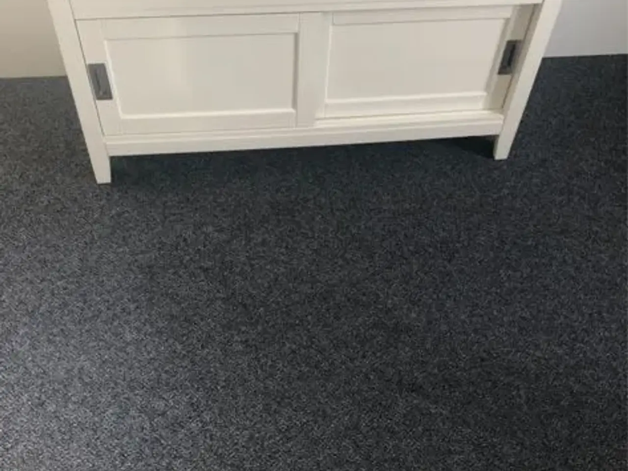 Billede 1 - Tv bord med skyde låger