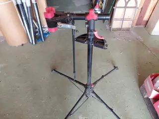 Cykel reparationsstativ med justerbar holder