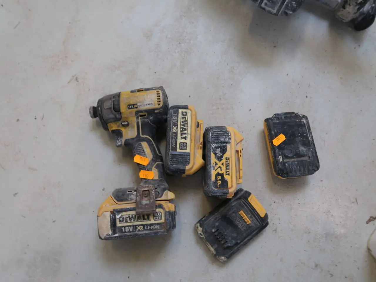 Billede 1 - Akku håndværktøj DEWALT DCF787 med 5 stk. batterier