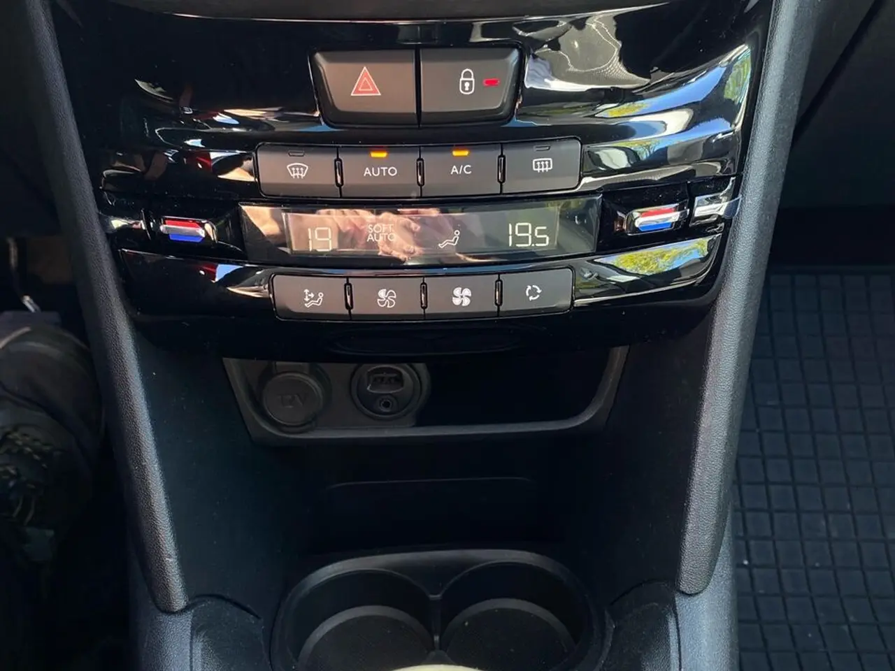 Billede 15 - Peugeot 208 1,6 BlueHDi Allure Sky 100HK 5d