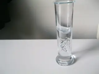 High Life snapseglas 15 cm. Per Lütken