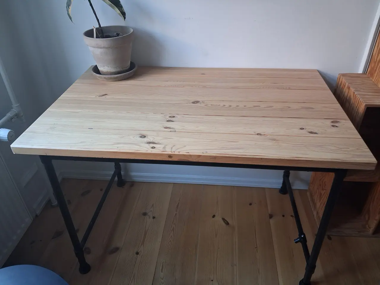 Billede 2 - Skrivebord i træ