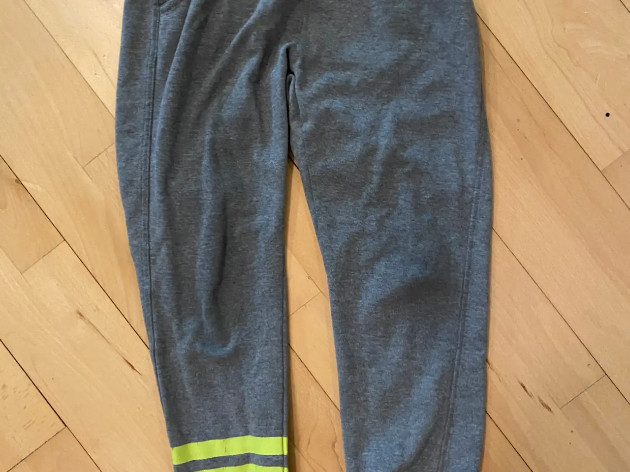 Billede 17 - Blandet tøj i Str. 146-152 Priser FRA 10kr