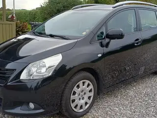 Toyota Sportsvan 2,0 D-4D T2