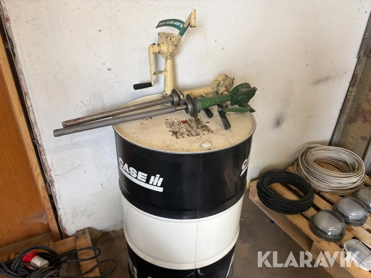 Billede 2 - Olietønde med tre pumper AKCELA