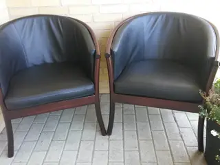 2 hurup tremmestole i mørkbejset bøgetræ