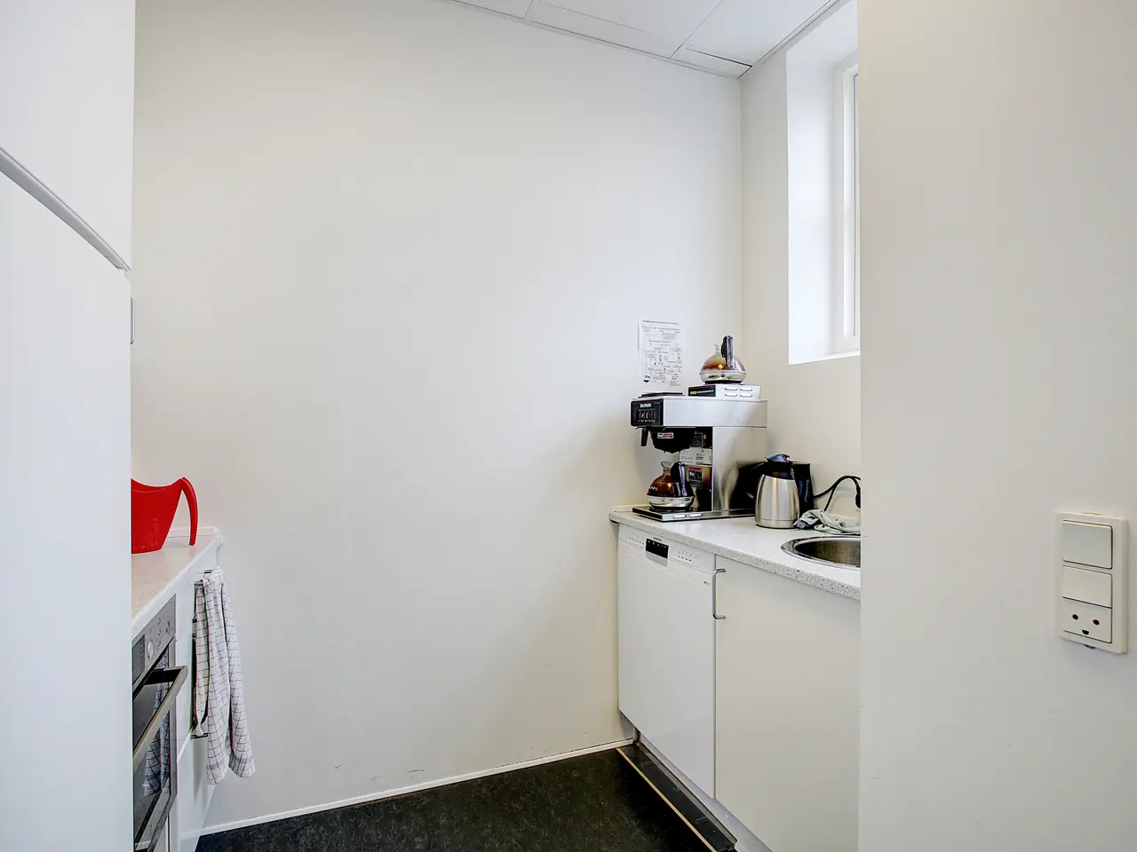 Billede 12 - Moderne kontorer/showroom/undervisningslokaler med godt lysindfald
