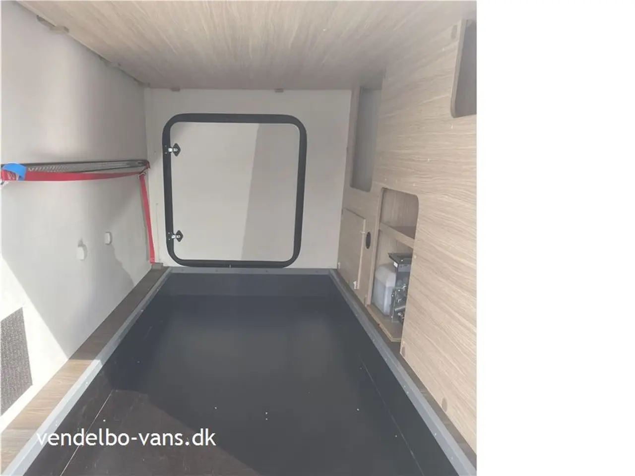 Billede 3 - 2020 - SunLight I 68 Active Aut. Enkeltsenge og stor garage