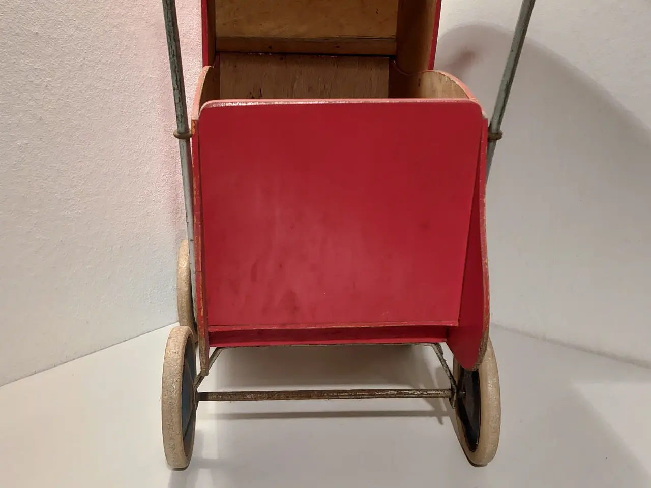 Billede 4 - Fin gammel dukkevogn. Ca 1950