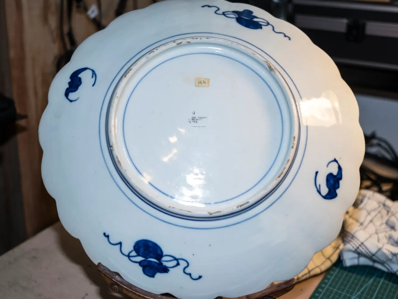 Billede 3 - Imari Fad, Japan . Anno 1820.   Ø 32 cm.  Musling 