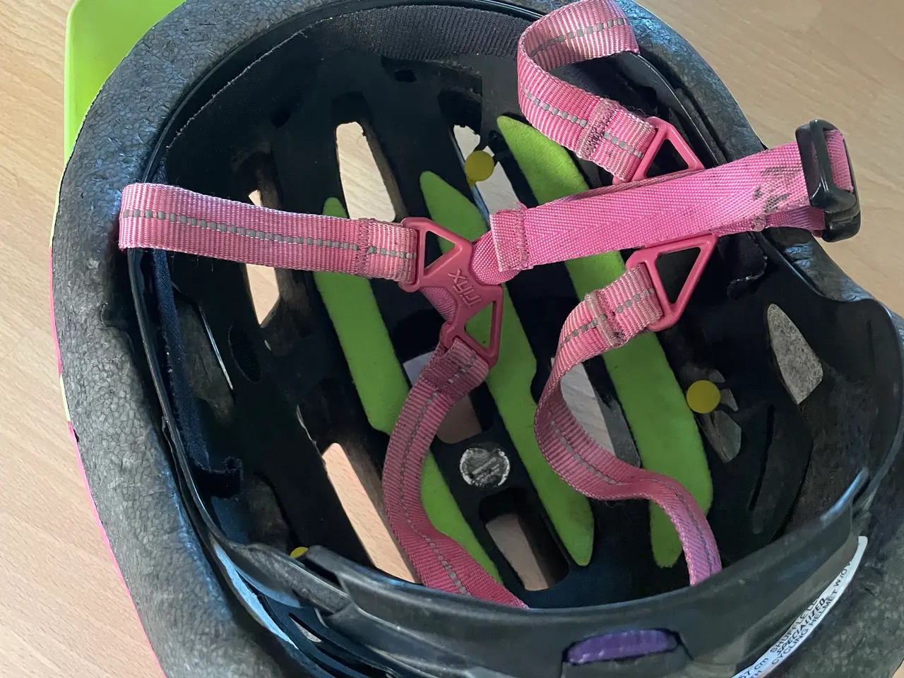 Billede 5 - Fin cykelhjelm med lys