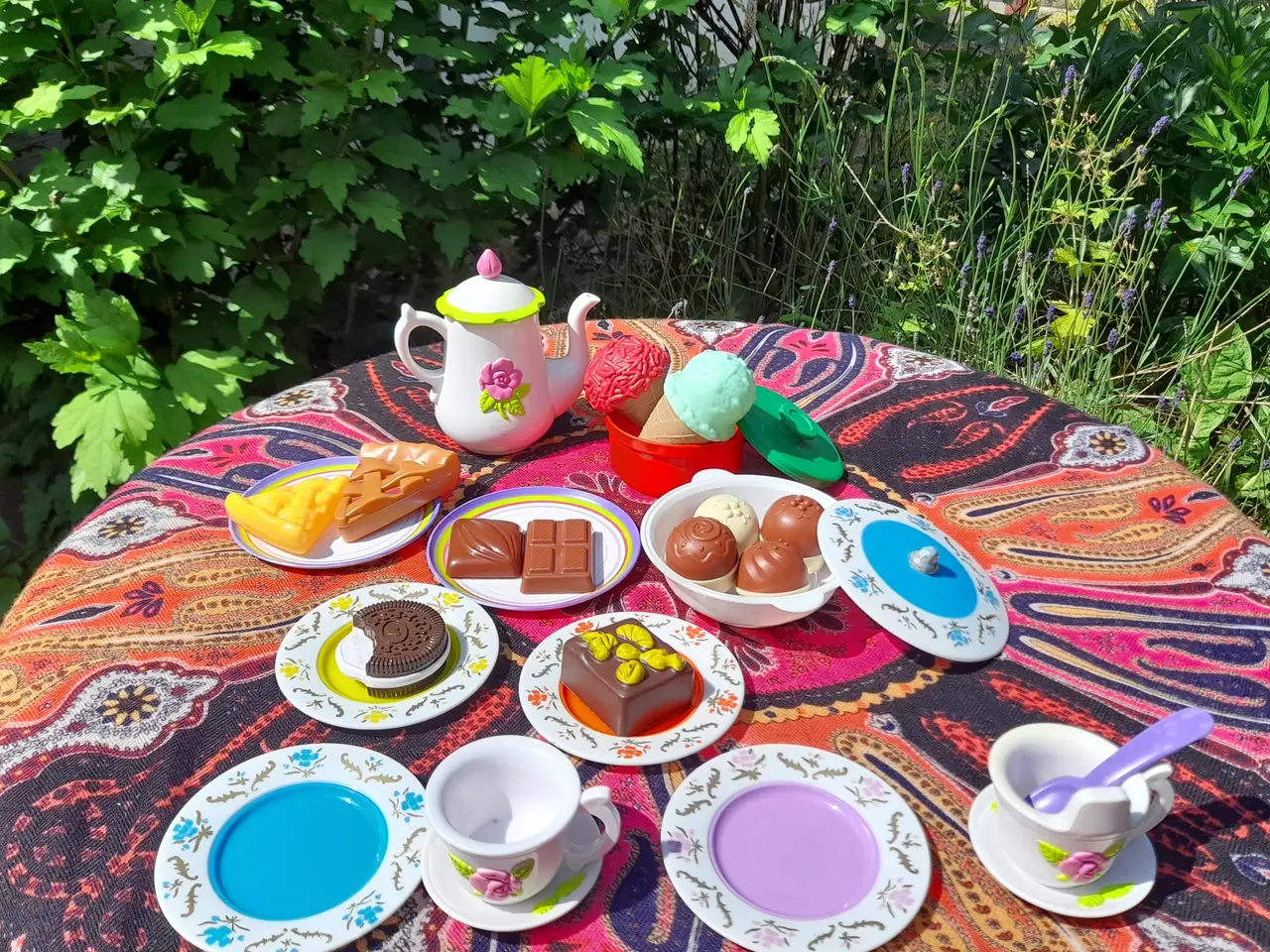Billede 4 - Legemad kaffe/te & kagebord.