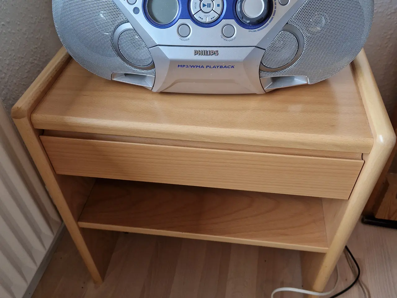 Billede 1 - Godt sengebord i bøg, kan afhentes.