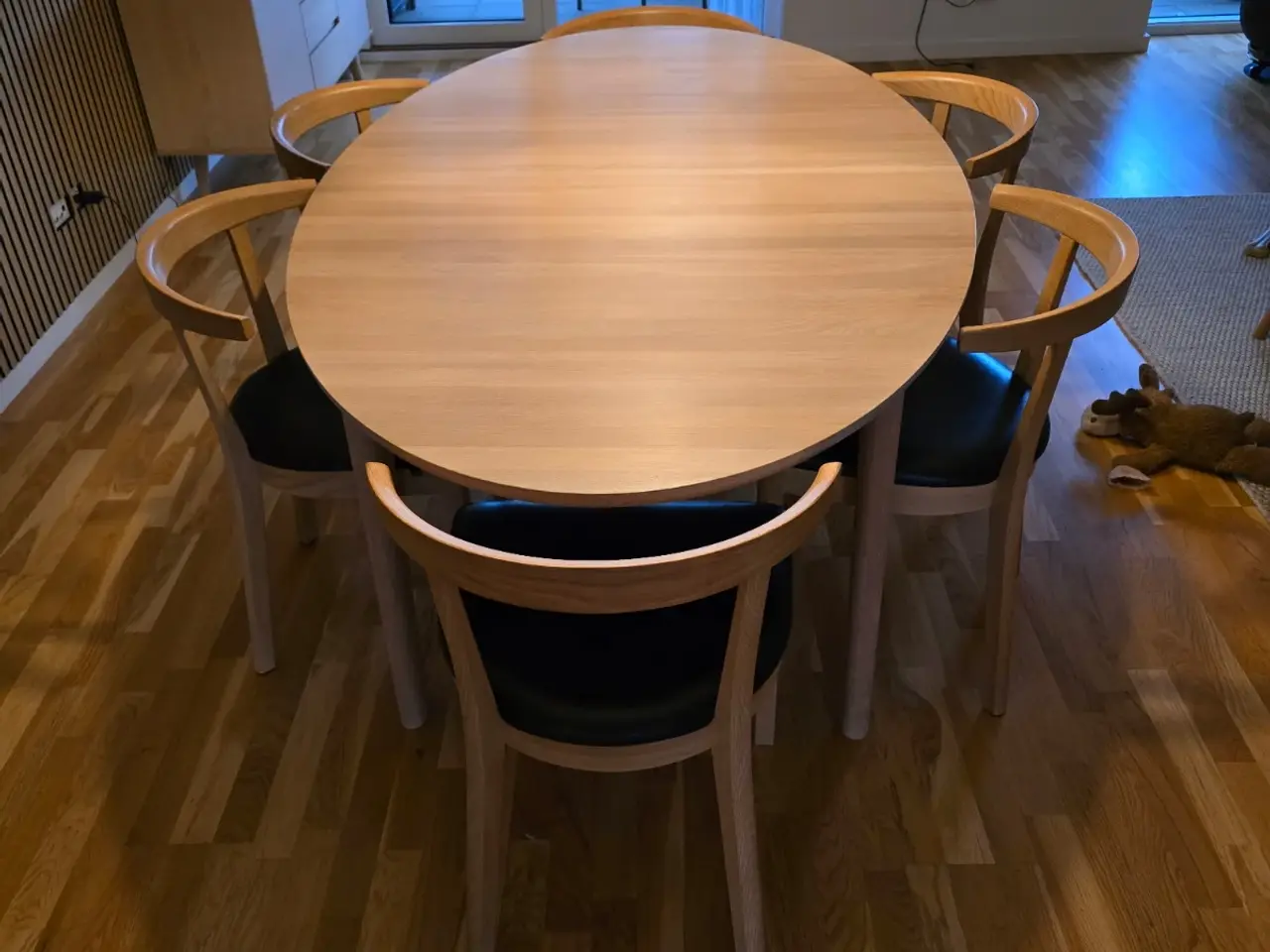 Billede 1 - Skovby spisebord med 6 stole