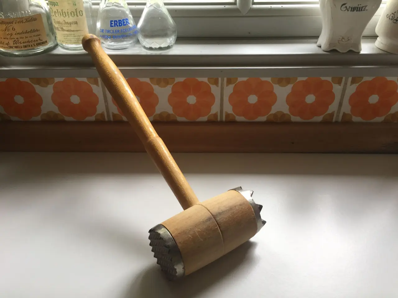 Billede 3 - Retro køkkengrej, kødhammer, persillehakker m.m.