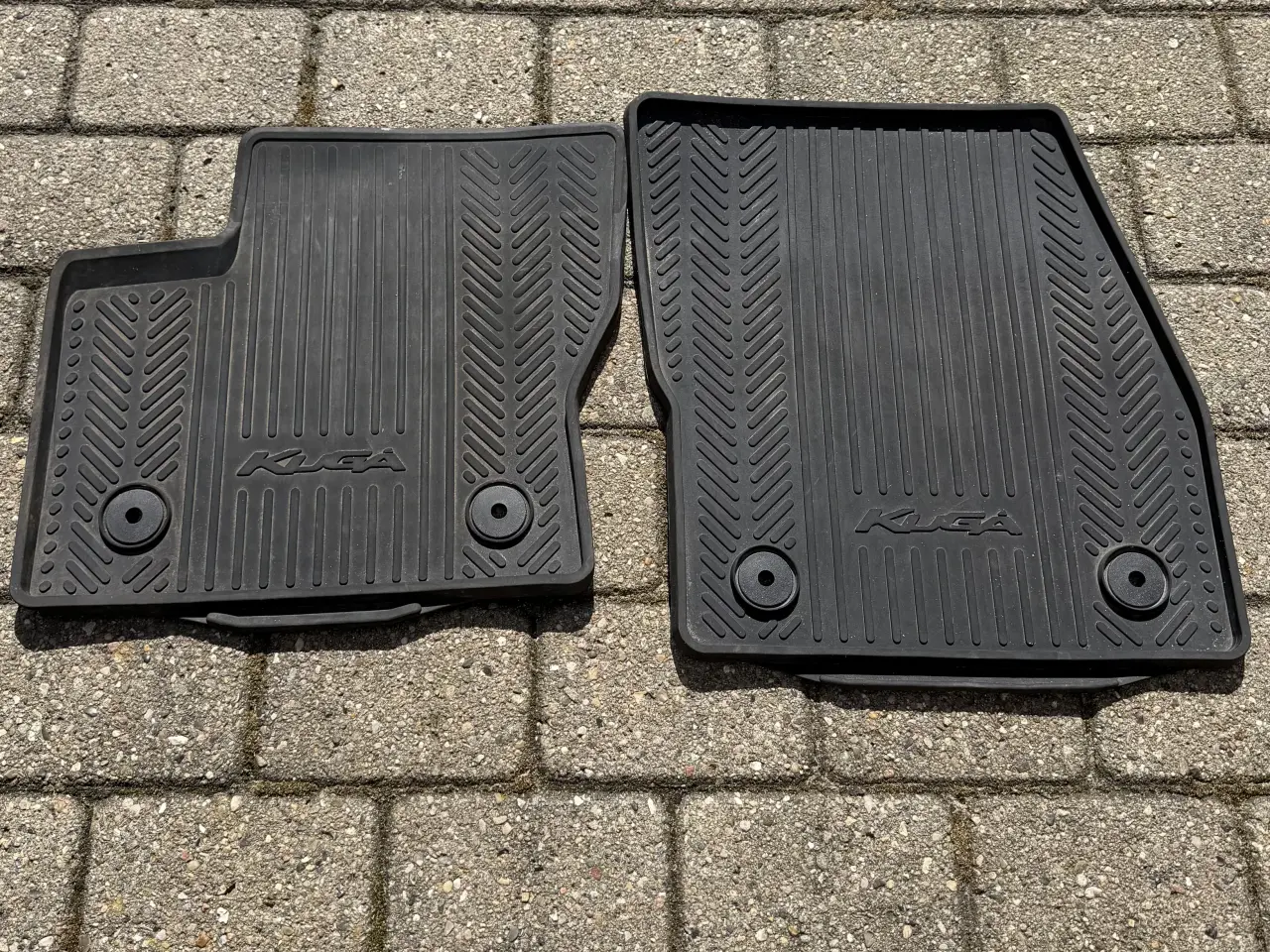 Billede 3 - Bagagerumsbakke og gummimåtter til Ford Kuga 