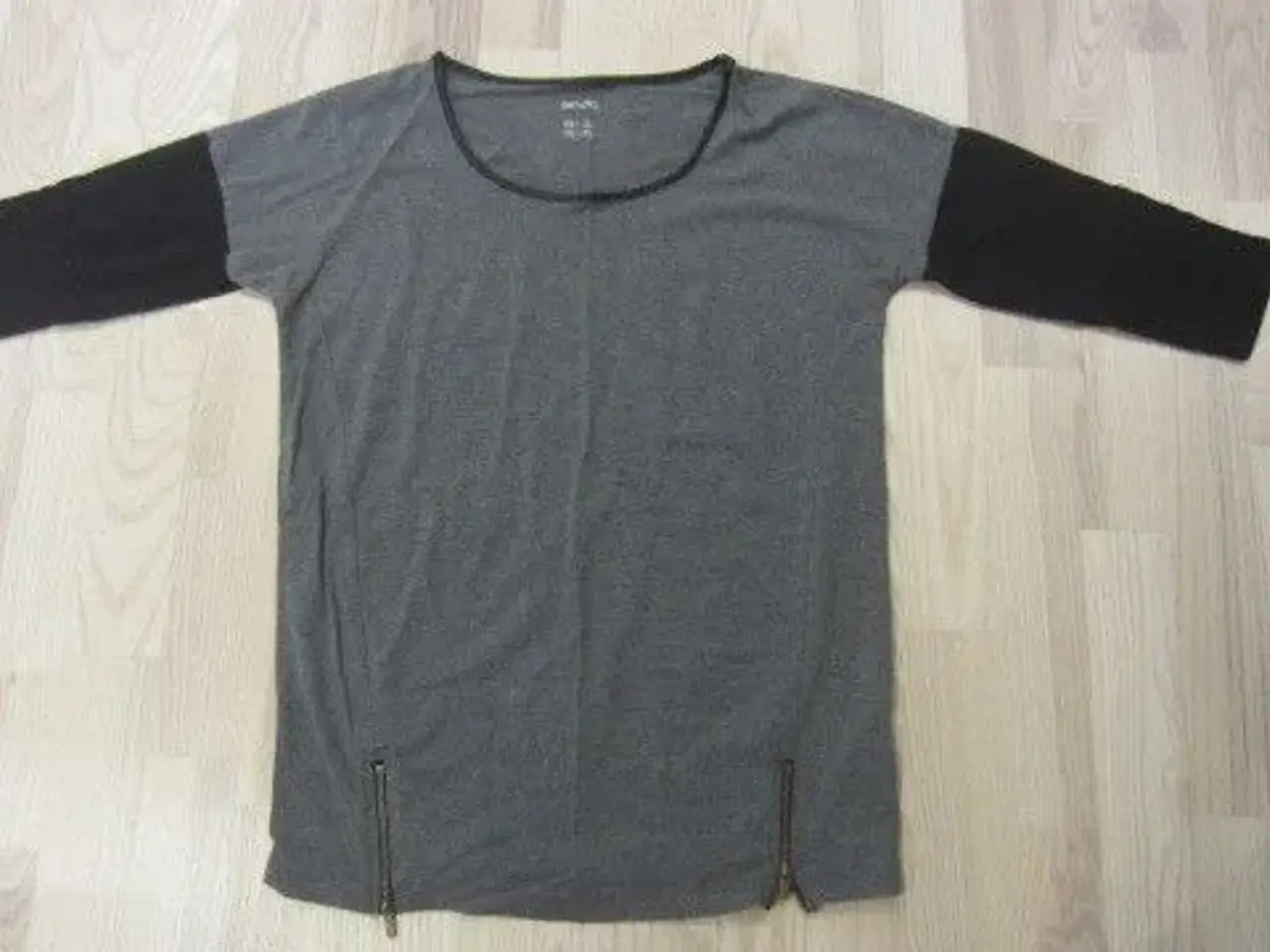 Billede 1 - Str. S, bluse m. 3/4 lange ærmer