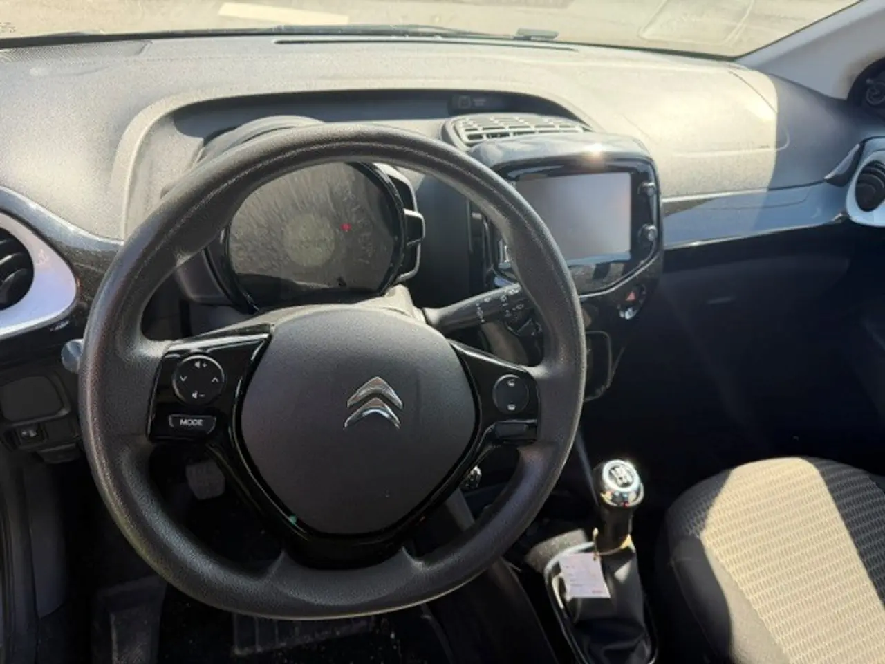 Billede 4 - Velkørende og nysynet Citroen C1