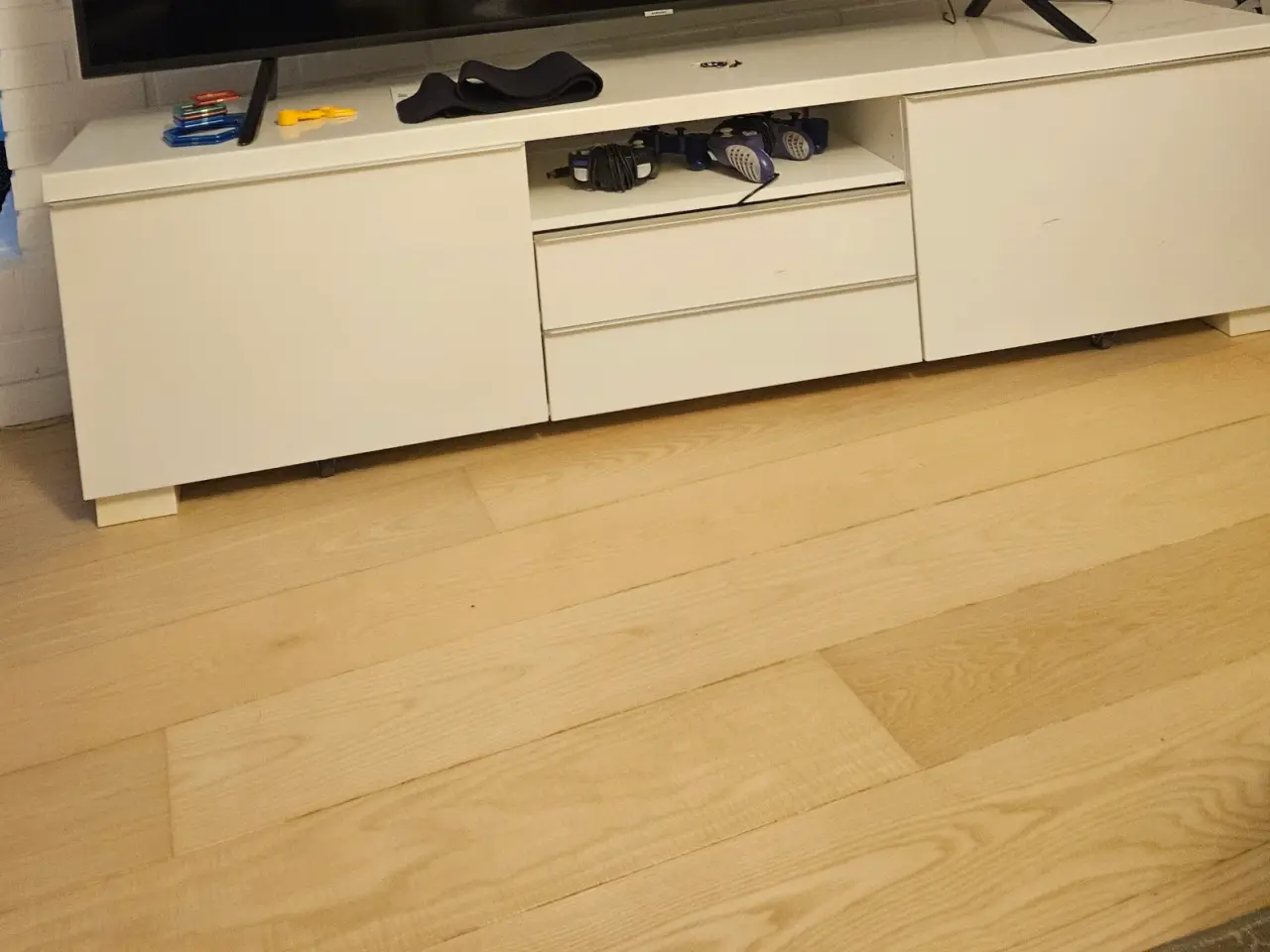 Billede 1 - Tv kommode 