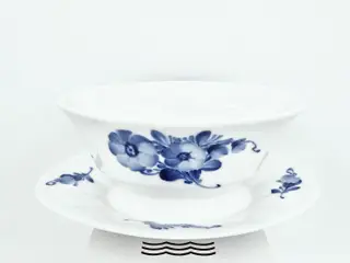 Blå Blomst Kantet Sovseskål nr. 10-8631. sortering 1