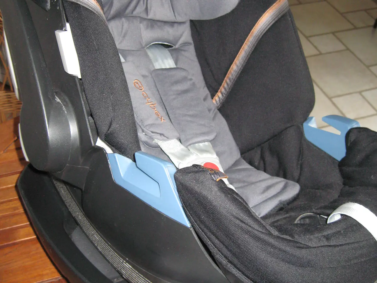 Billede 3 - Baby-autostol, aftagelig med base.