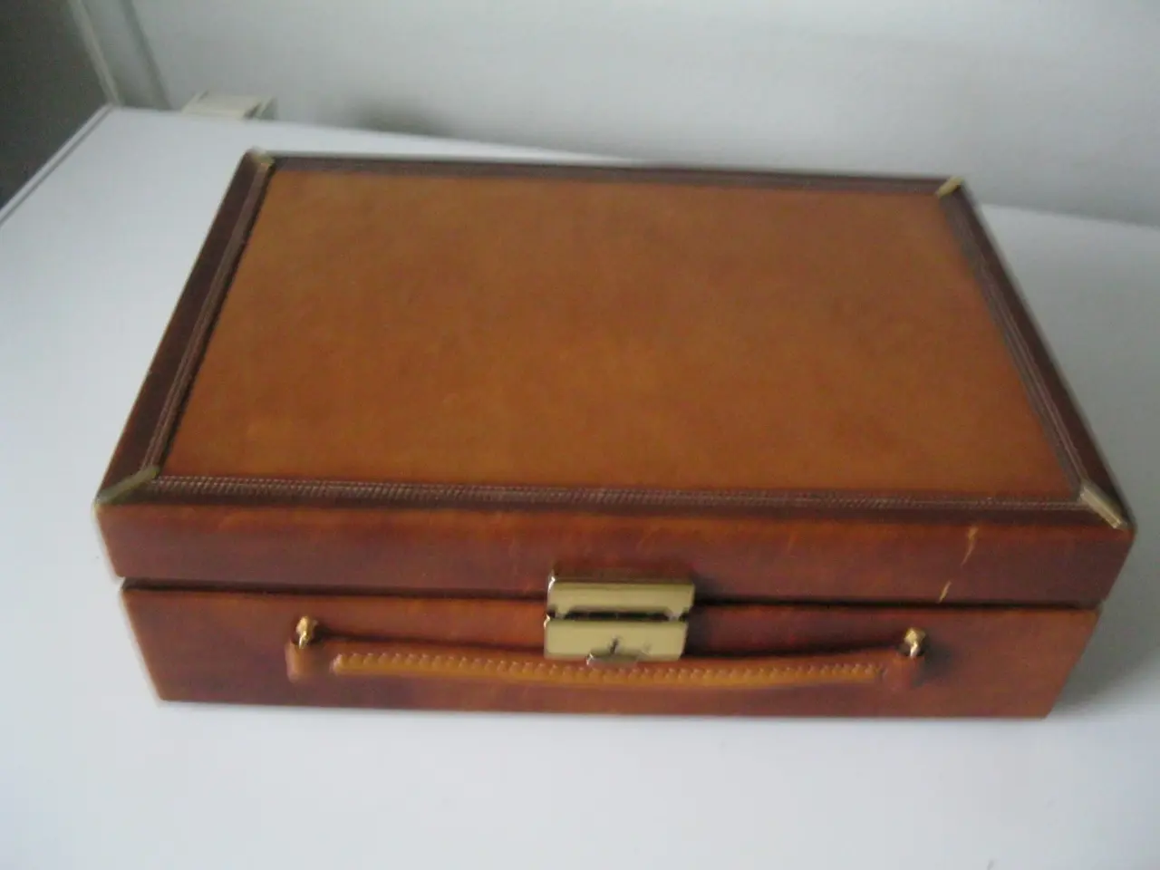 Billede 4 -  smykkeskrin læder og ruskind 32x22x10 cm. 