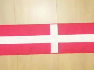 NYT DANMARK HALSTØRKLÆDE, HUMMEL, 150 CM
