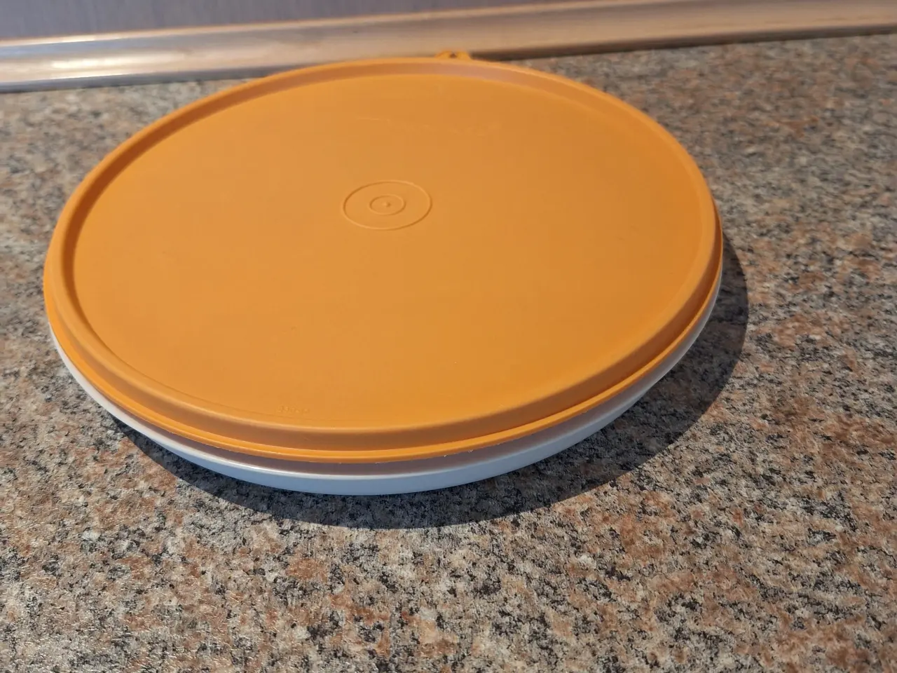 Billede 1 - fad med låg, Tupperware