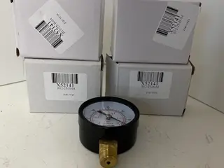parti of 4 Pressure Gauges 0-25 Bar / 0-1 MPa - -