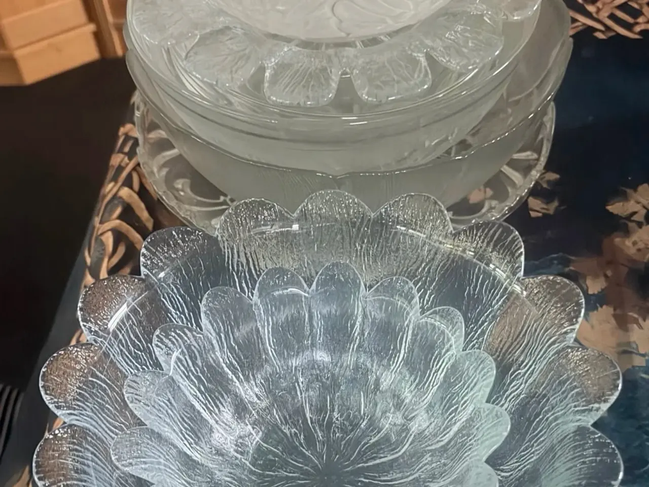 Billede 1 - Luminarc glasskåle og tallerkener med blomstermøns