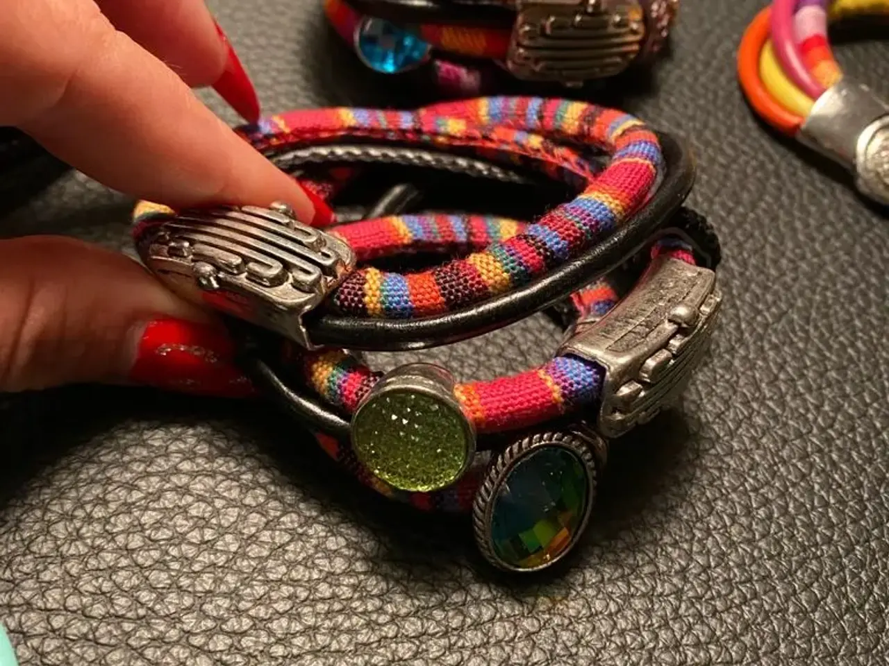 Billede 2 - Meget flotte armbåne
