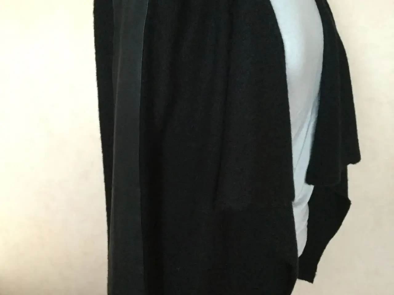 Billede 1 - Ny Cardigan / Jakke. IMITZ str. 38