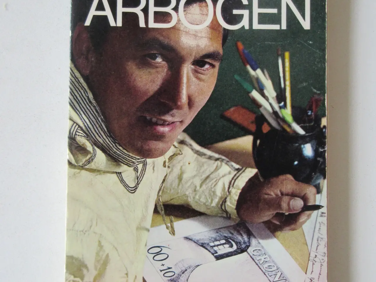 Billede 1 - Frimærke årbogen Berlingske årsbøger 1968-69