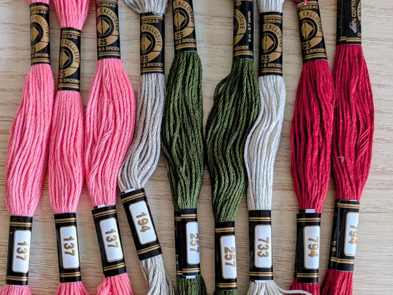 Billede 1 - Mouline exclusive broderigarn - Pose 2