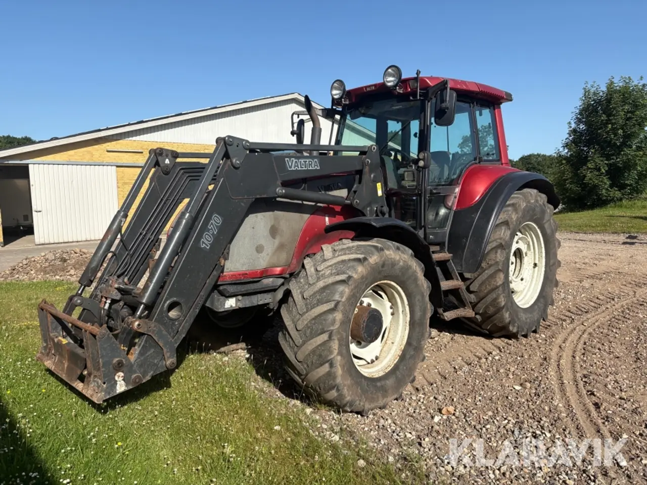 Billede 1 - Traktor Valtra T150 med frontlæsser