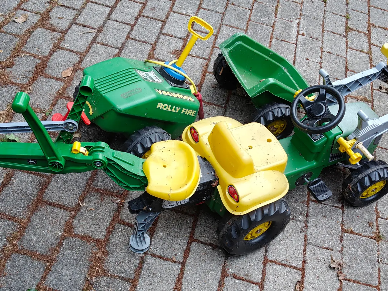 Billede 2 - Fin John Deere traktor med vogne og gravko bagpå