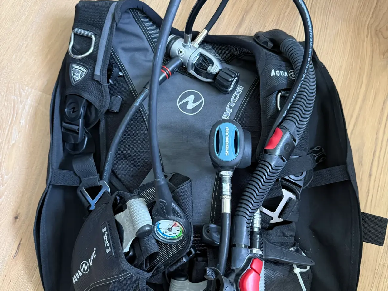 Billede 1 - AquaLung Balance BCD m. regulator