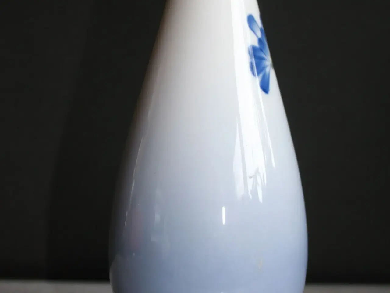 Billede 4 - Vase med blomster fra Royal Copenhagen 500 kr.