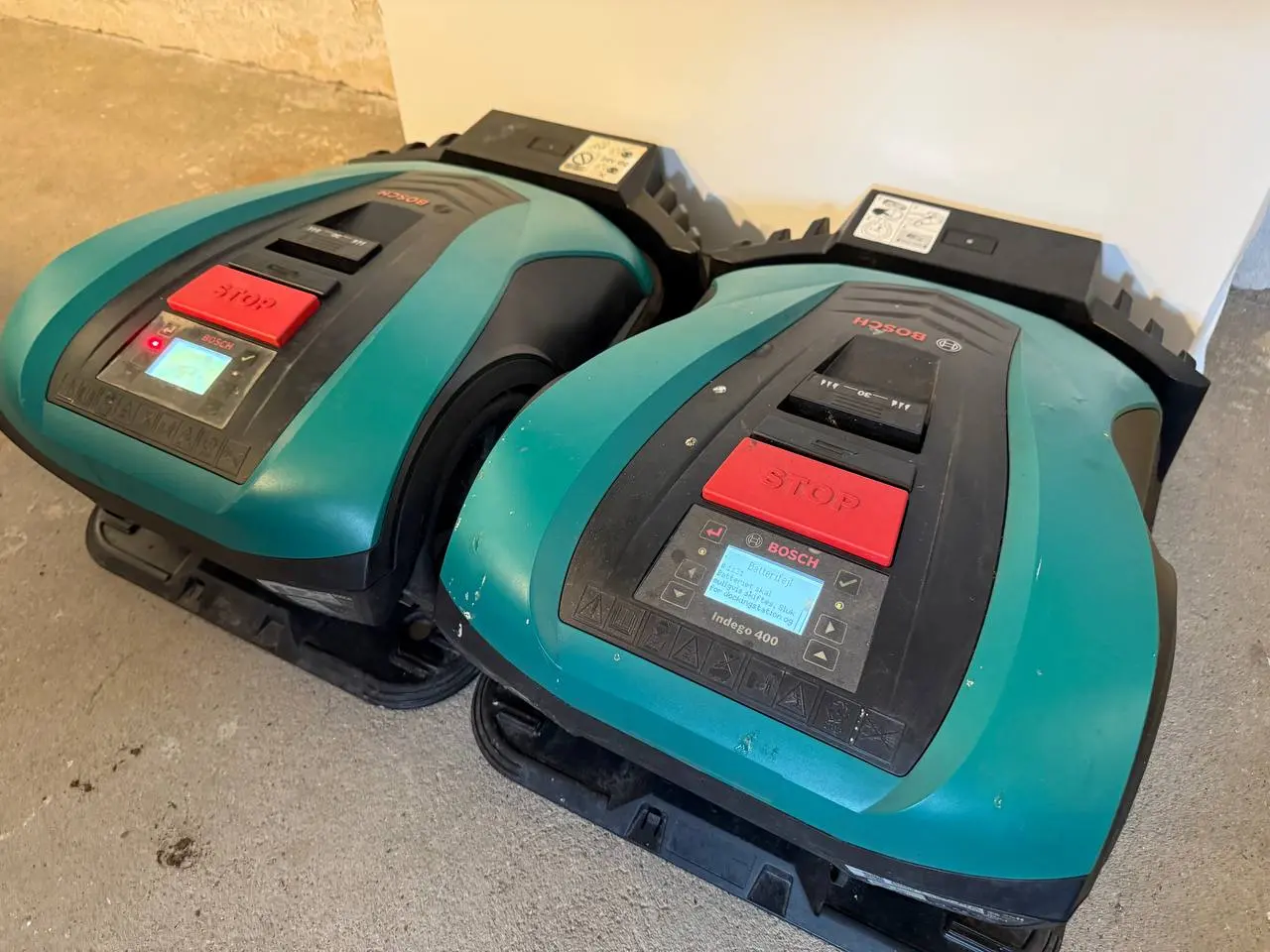 Billede 2 - Bosch Indego 350 + 400 sæt – 2 robotplæneklippere