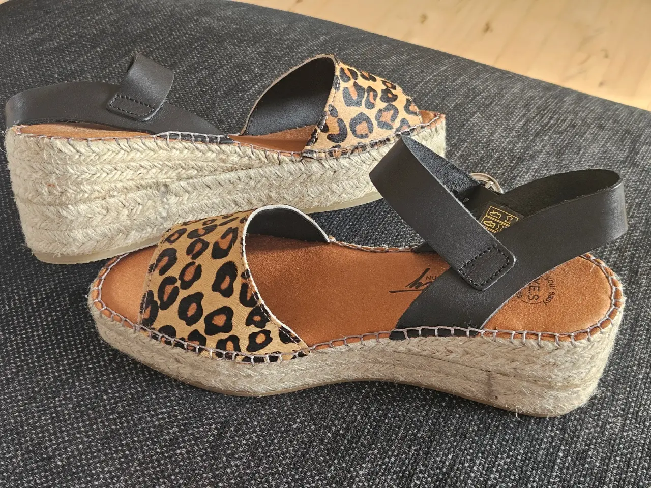 Billede 3 - UBRUGTE SANDALER