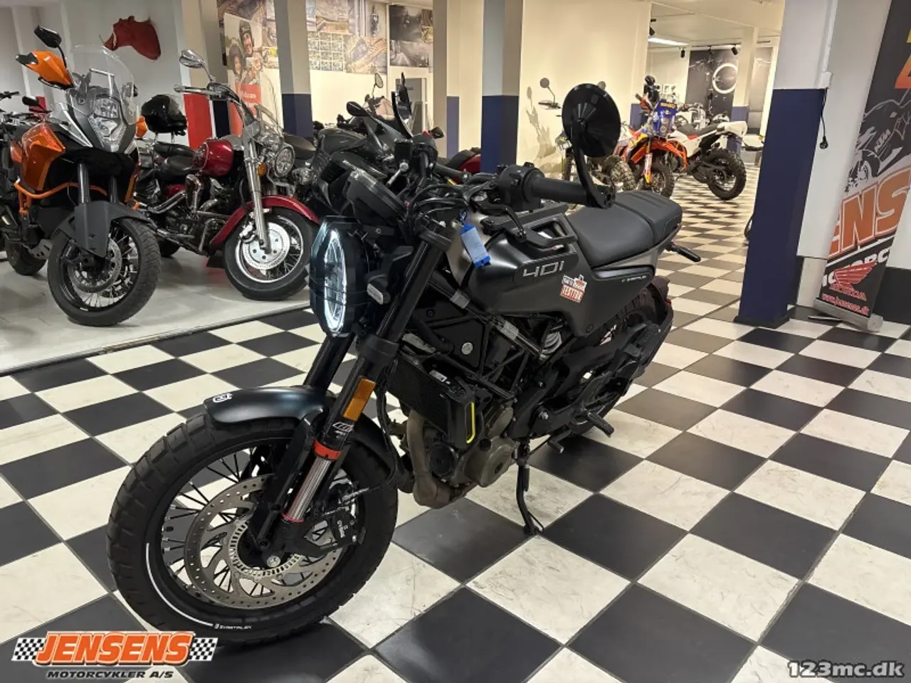 Billede 3 - Husqvarna Svartpilen 401
