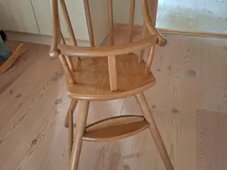 Højstol i træ