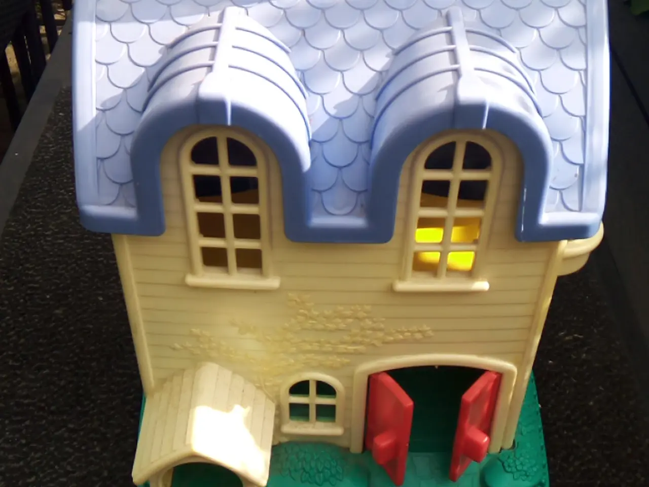 Billede 2 - FISHER PRICE / KEENWAY DUKKEHUSE / LEGEHUSE