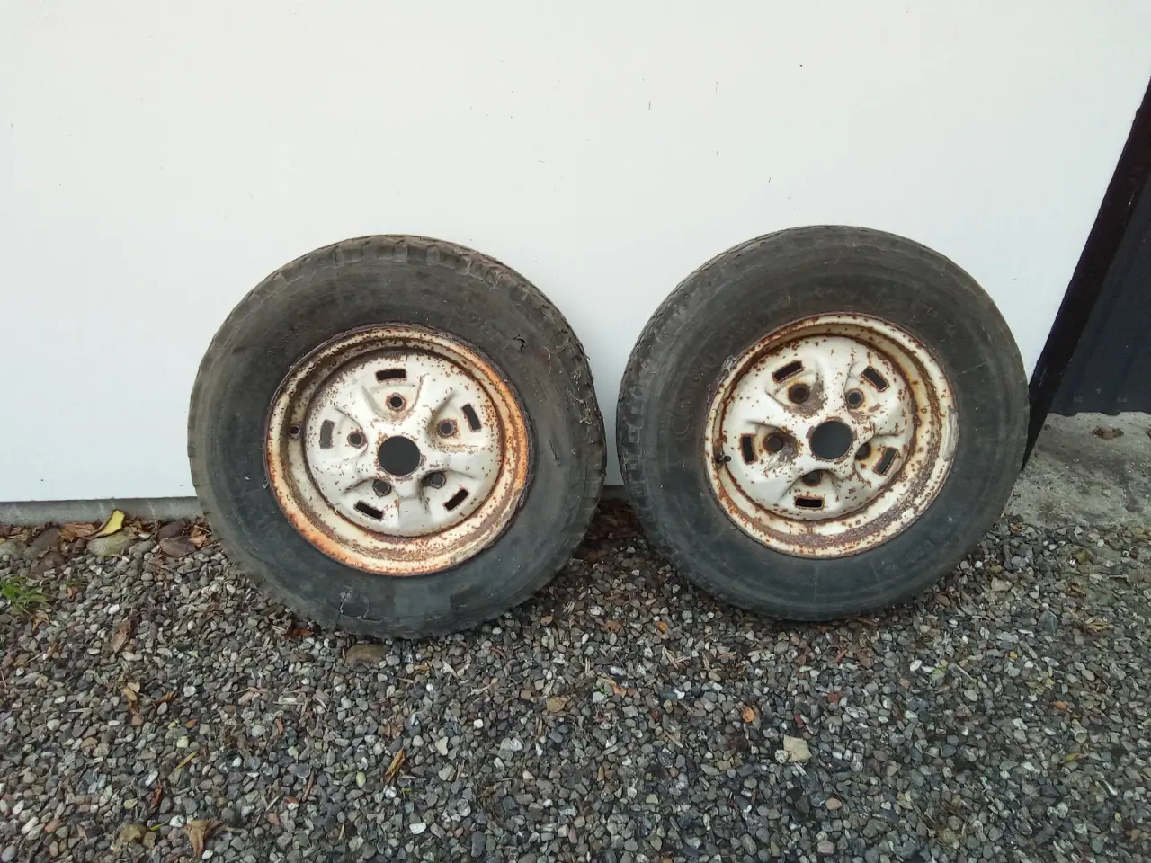 Billede 3 - 2 stk 16" fælge til Land Rover 90" årgang 1987