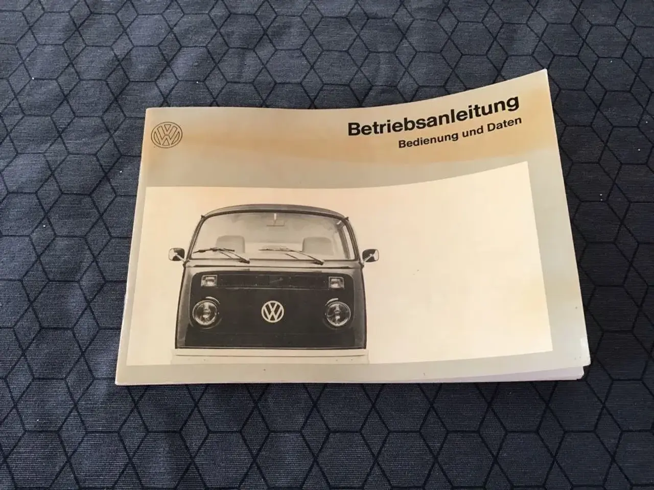 Billede 1 - Vw bog fra 1972