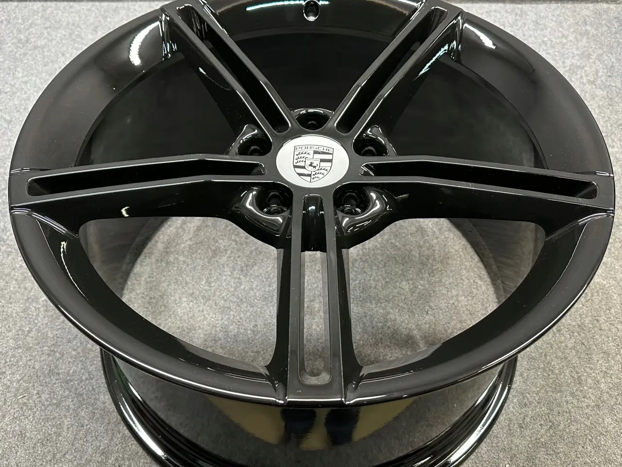 Billede 1 - PORSCHE TAYCAN MISSION E 9J1 9,5J og 11,5J x 21"