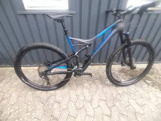 Specialized Camber carbon Full Suspension.